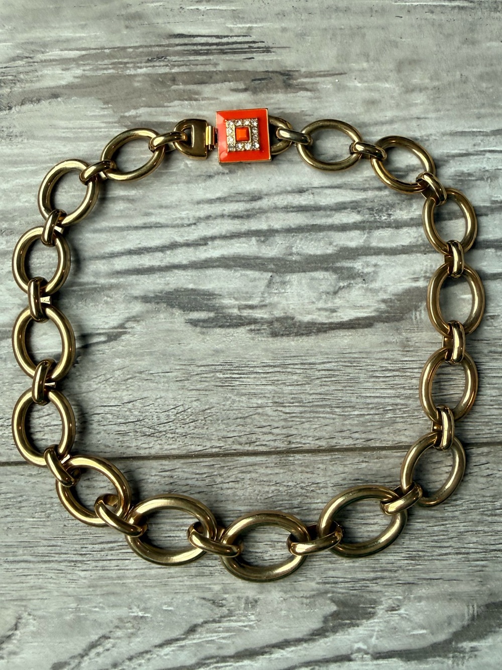 Banana Republic Gold Tone Chunky Oval Link Coral Crystal Clasp Necklace